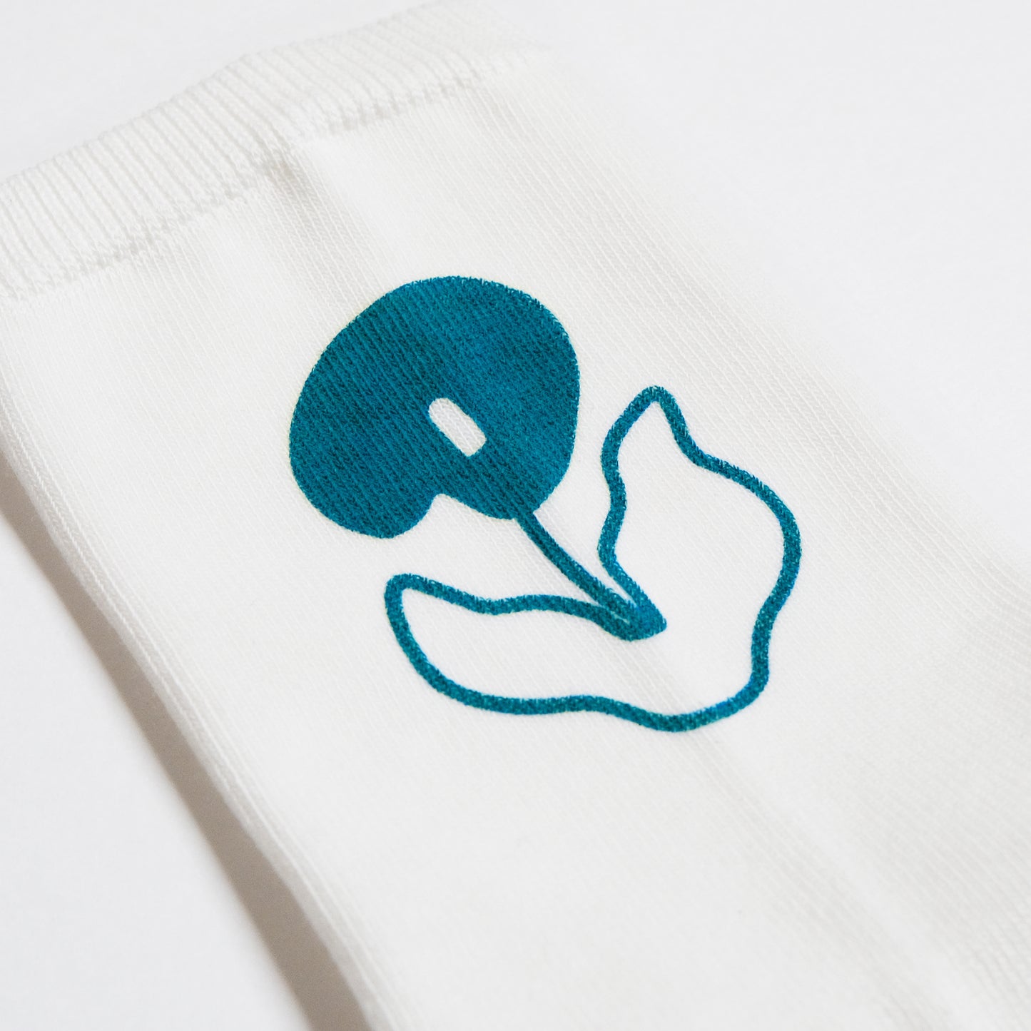 どの組み合わせでも履ける4枚セットの靴下 "単色"